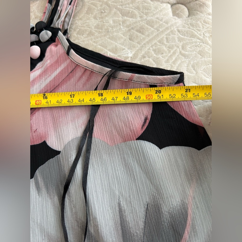 Sleeveless Top - Picture 4 of 6